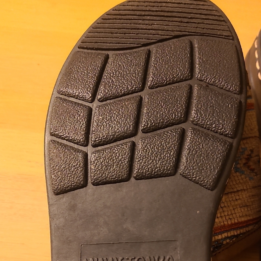 Minnetonka Brown and Tan Slide Sandals - Picture 5 of 5
